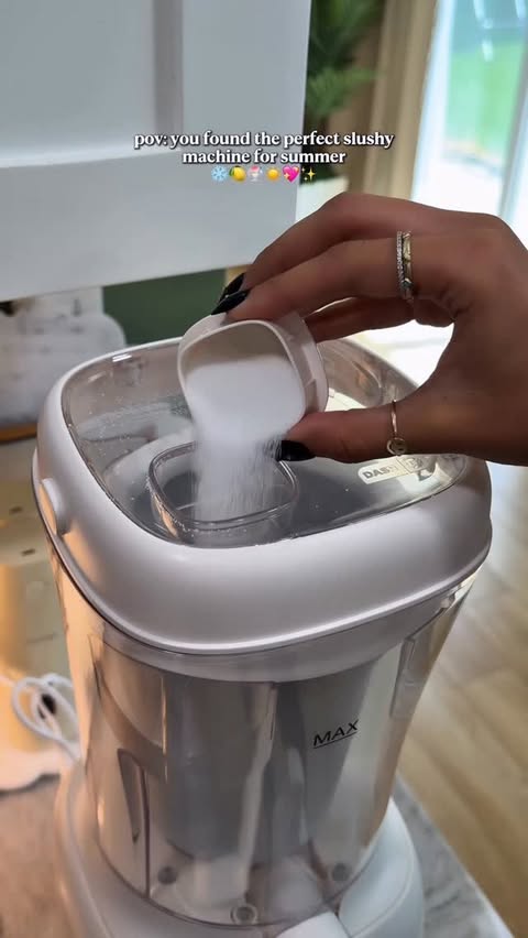 Instagram post by @reeselaa for Dash. Caption reads: #ad Let’s make a lemonade slushy using @bydash....