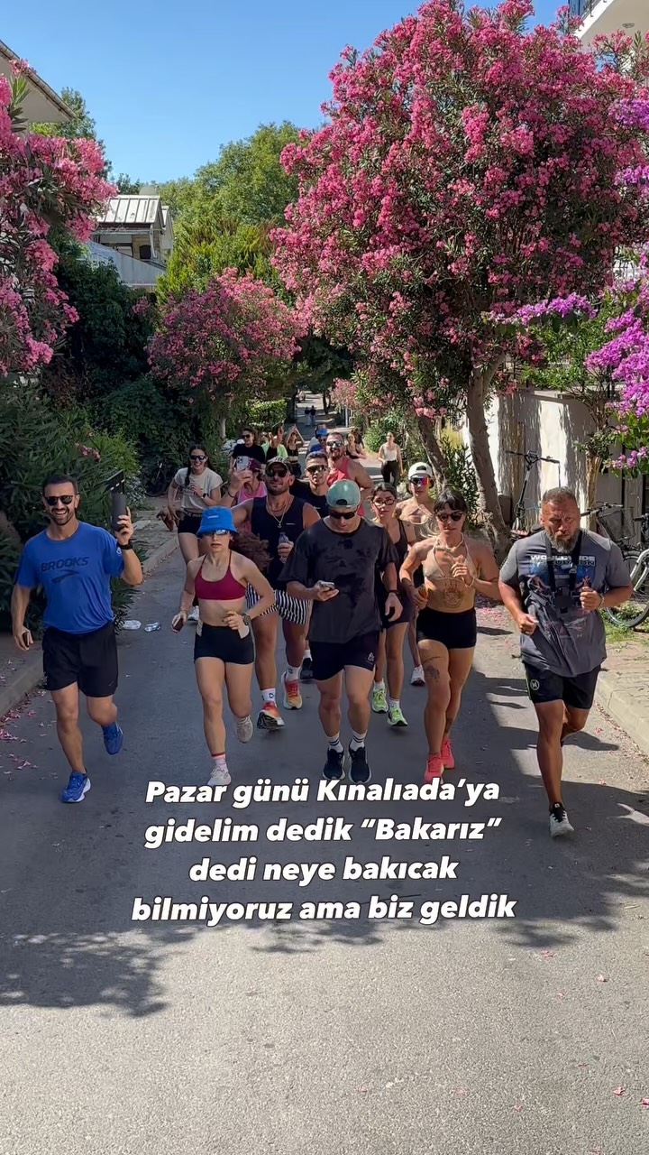 Instagram post by @ottorunclub for Brooks Running. Caption reads: Biz geldik! Sen yoksun 🥹 Daha fazlası için bizi....