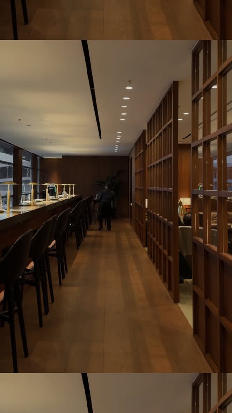 Instagram post by @alyssa.lenore for Cathay Pacific. Caption reads: Couldn’t have asked for a more incredible trip....