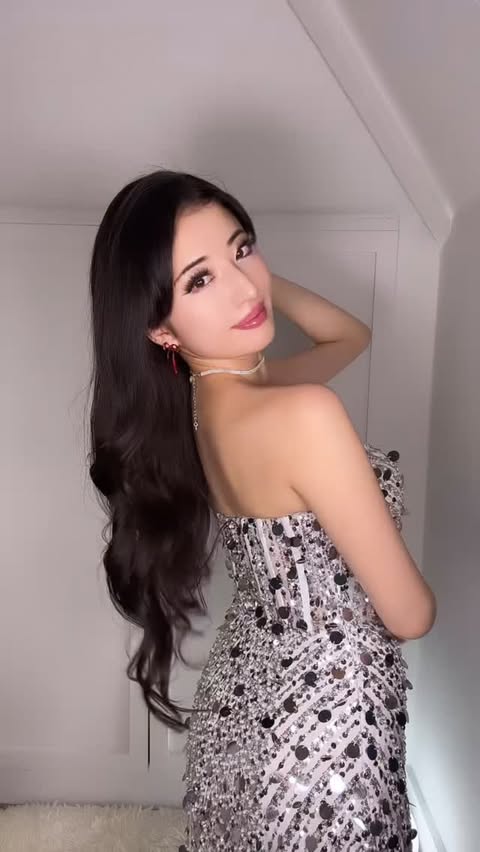 Instagram post by @0124riii for ZAPAKA. Caption reads: @zapaka.official ✨🩶
Use code “trend”for 15% OFF....