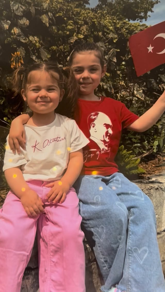 Instagram post by @camerveeee for Simba Sleep. Caption reads: [...] Oynat bakalim 🌸❤️

#isbirligi @simbasleep.