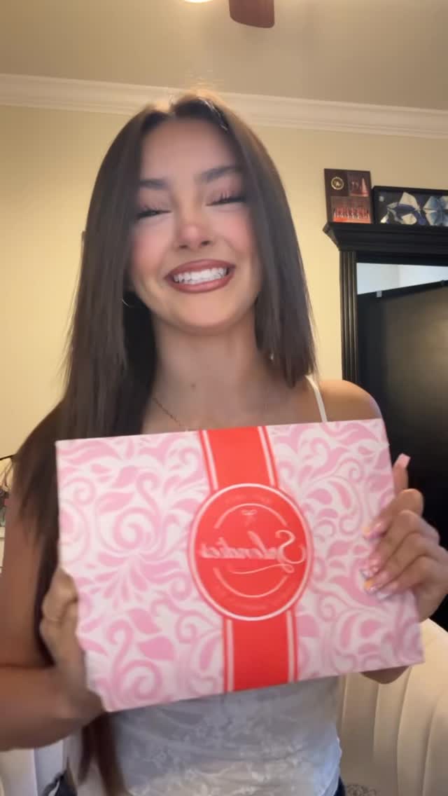 Instagram post by @mya_mercedes22 for Splendies. Caption reads: omg did someone say 3 FREE pairs of panties from....