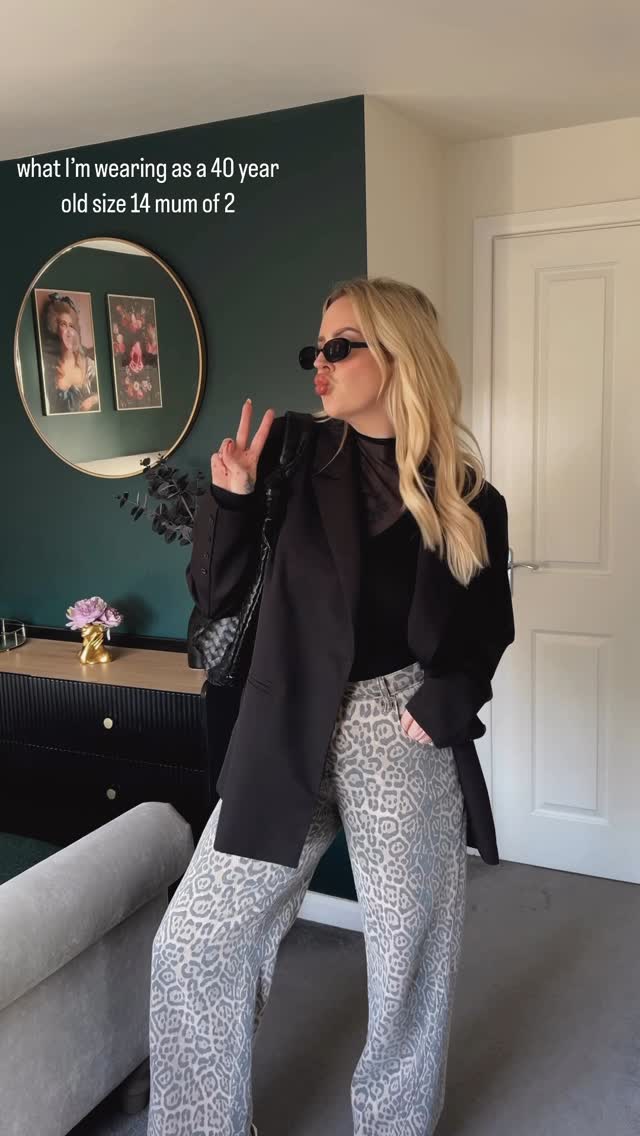 Instagram post by @mrsleonieholland for In The Style. Caption reads: [...] @commense.official (gifted) 
Jeans....