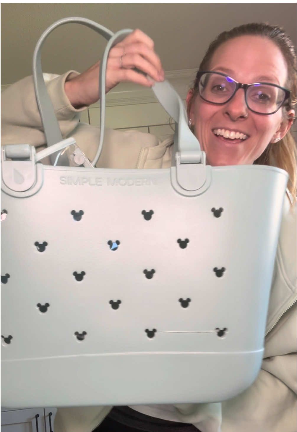 TikTok post by @realmombestie for Simple Modern. Caption reads: Ok @Simple Modern you got me 😩😍 This [...].