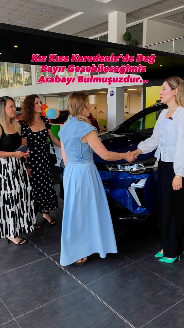Instagram post by @filizingezileri for Renault. Caption reads: 👭🚘Karadeniz’in dağlarında yaylalarında kız kıza....