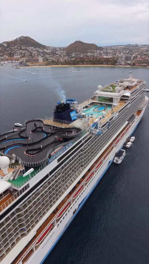 Instagram post by @reme_martyr for Norwegian Cruise Line. Caption reads: [...] get back on a another cruise....