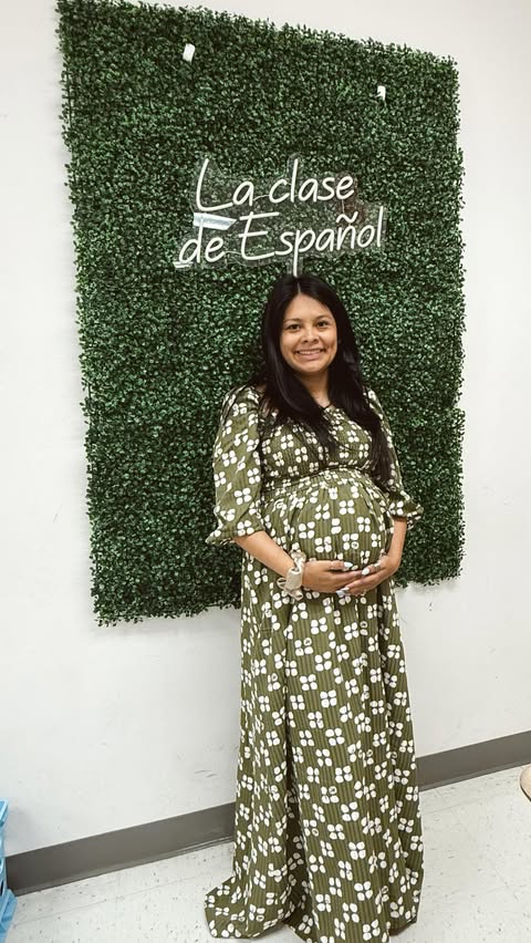 Instagram post by @profe.coti for PinkBlush Maternity. Caption reads: [...] up cute for the classroom!....