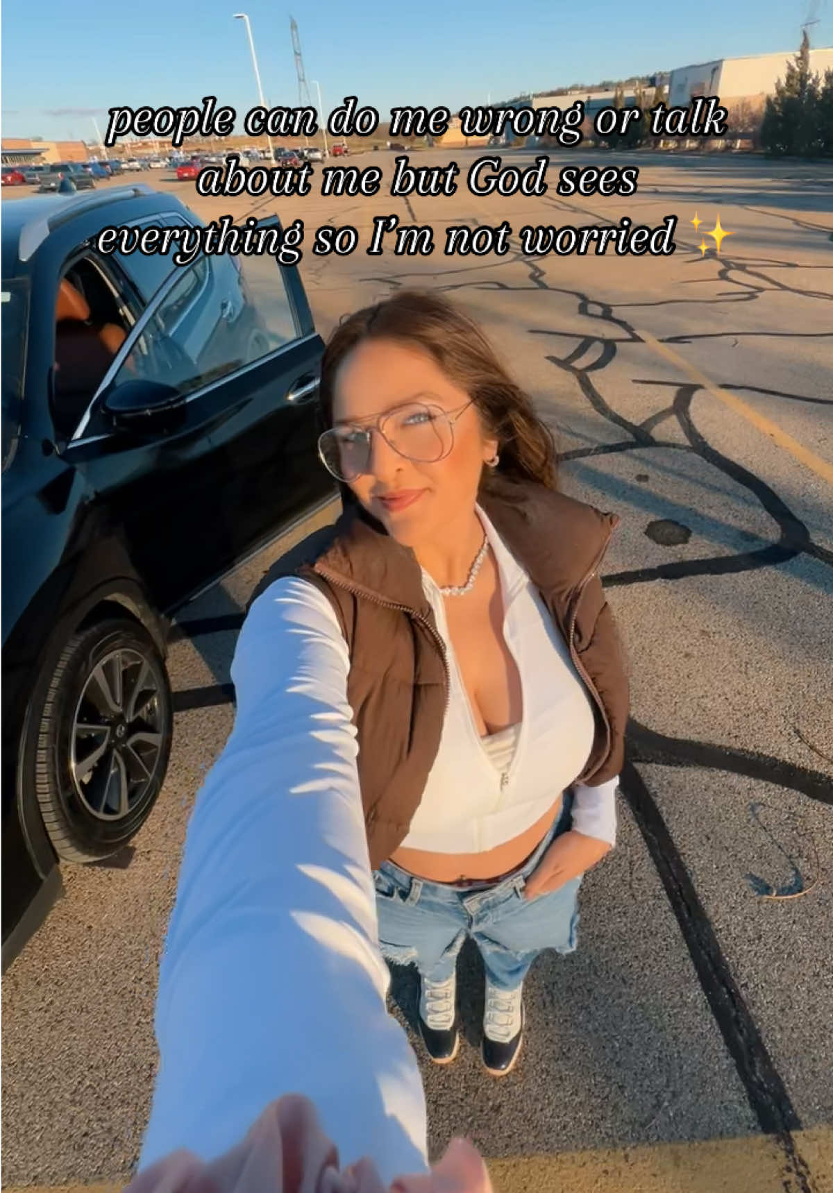 TikTok post by @grz_mdlr24 for Ekkovision. Caption reads: [...] in Gods hands bc he sees it all ✨ ....