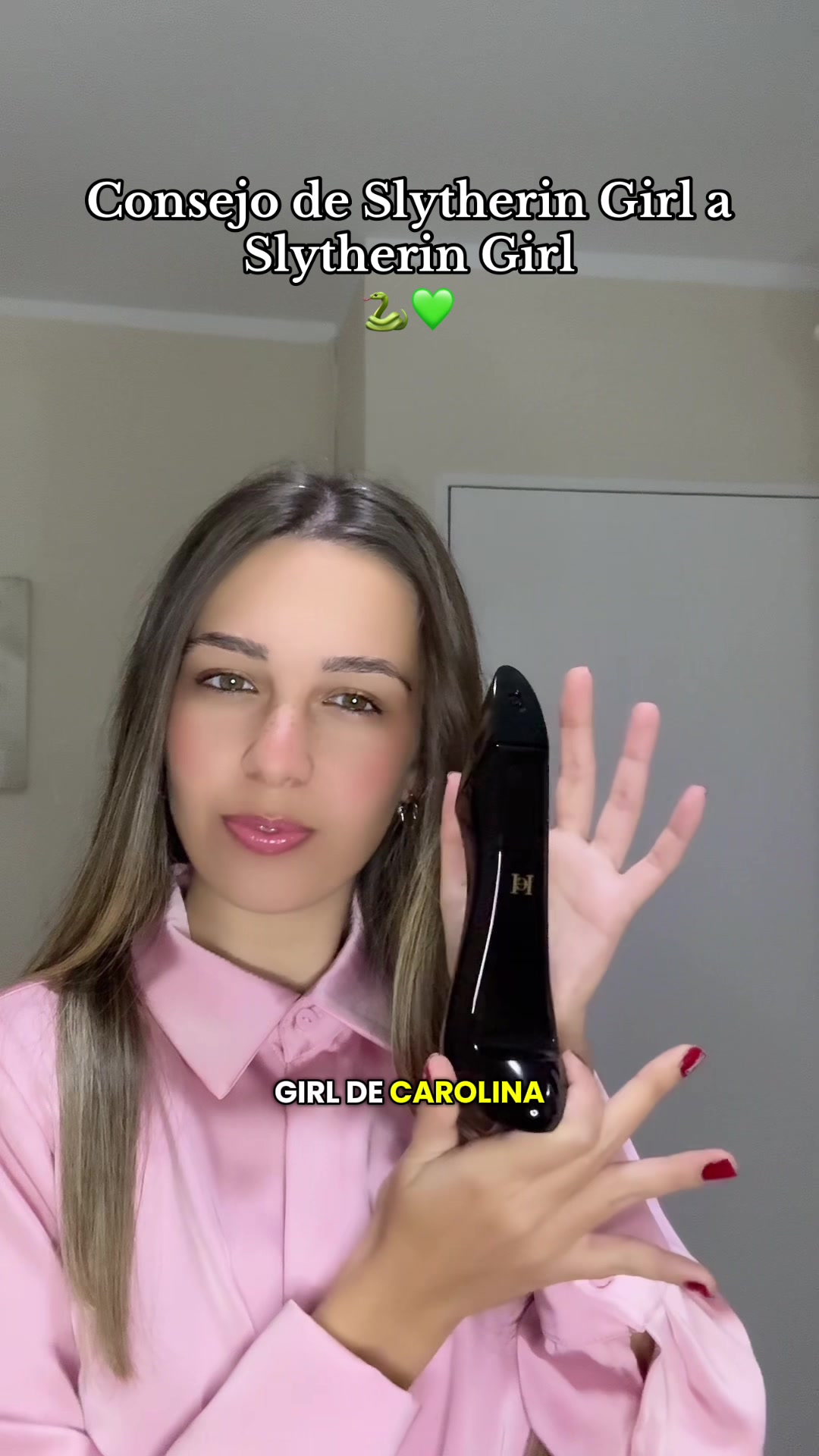 TikTok post by @laurabravoc for Carolina Herrera. Caption reads: #Publi 💘 CONSEJITOS CON @Carolina Herrera....