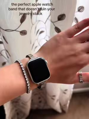TikTok post by @lizkehl_ for MissAIR. Caption reads: obsessed w/ this band!! @Missair 💞 • Adjustable....