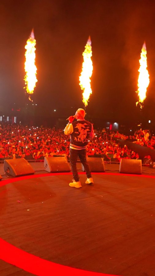 Instagram post by @amrdiab for Vodafone. Caption reads: Glimpses from last Friday’s live performance at....