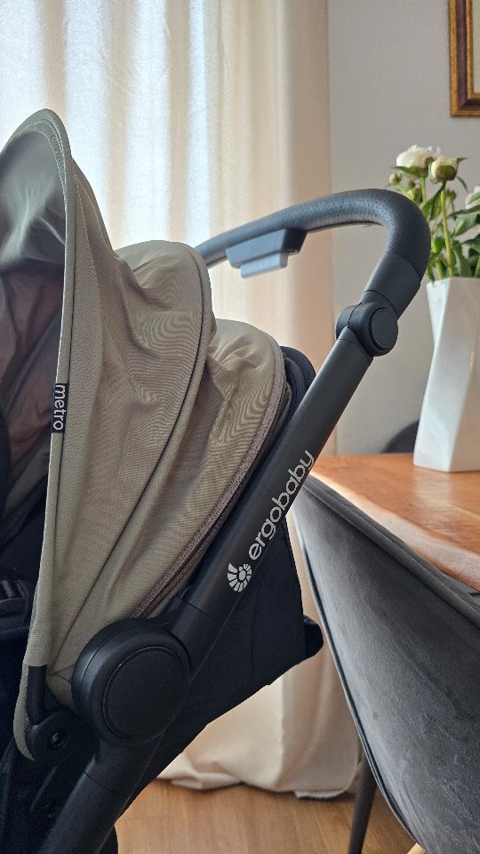 Instagram post by @strollerica for Ergobaby. Caption reads: Paid ad • ✨️ Testni primjerak in the house ✨️

U....