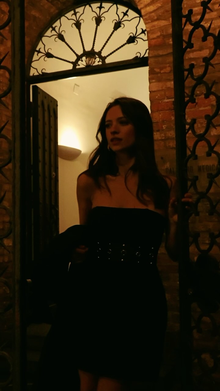 Instagram post by @liisabassi for Imperial Fashion. Caption reads: The perfect look for these days by....