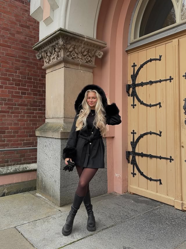 Instagram post by @janikaevelina for Bubbleroom. Caption reads: [...] & soft tones 🥐🗞️🍂☕️

Collab with....