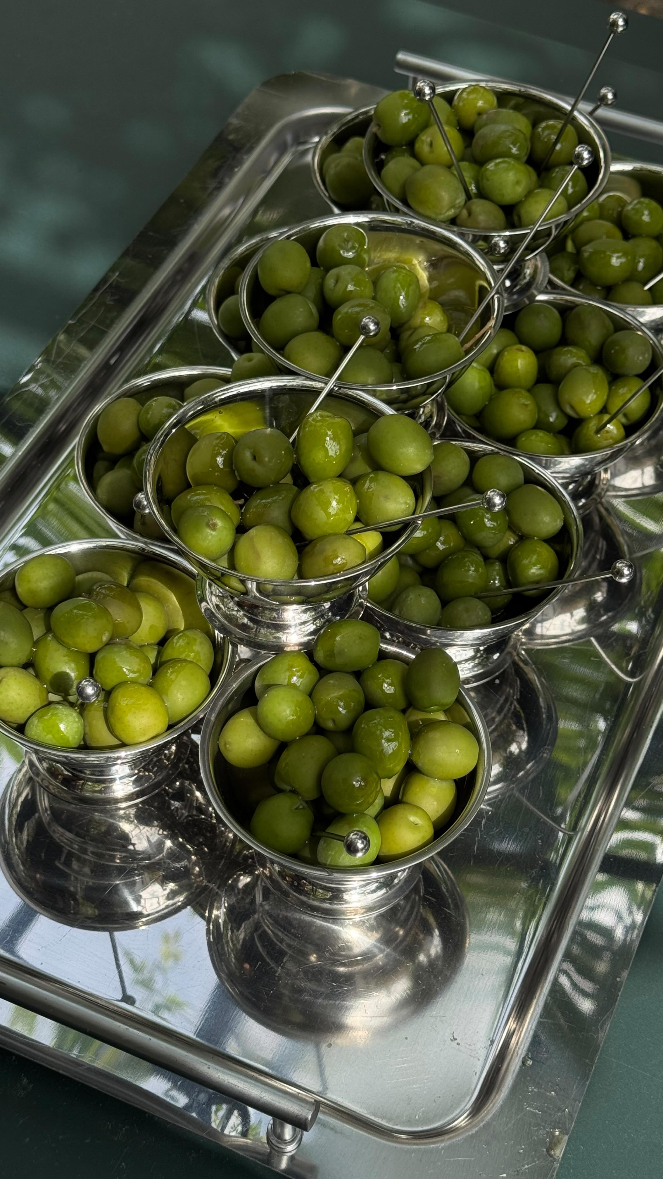 Instagram post by @sonialyson for Munthe. Caption reads: [...] with me 👋🏻 Anzeige

Skirt + Cardigan....