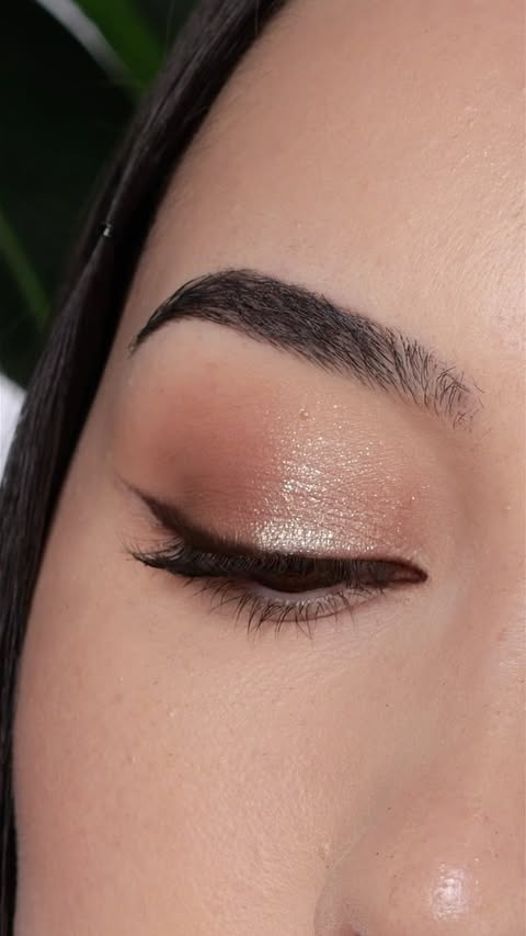 Instagram post by @ashleykaylamakeup for Natasha Denona Beauty. Caption reads: Everyday Eyeshadow w/ @natashadenonabeauty Tan....