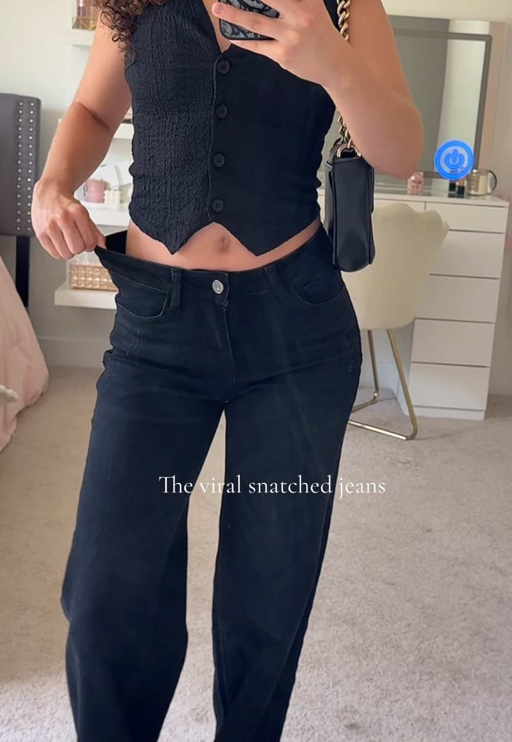 TikTok post by @urgfgigi_ for Vogatiques. Caption reads: [...] found jeans that fit this good😍 @Vogatiques....