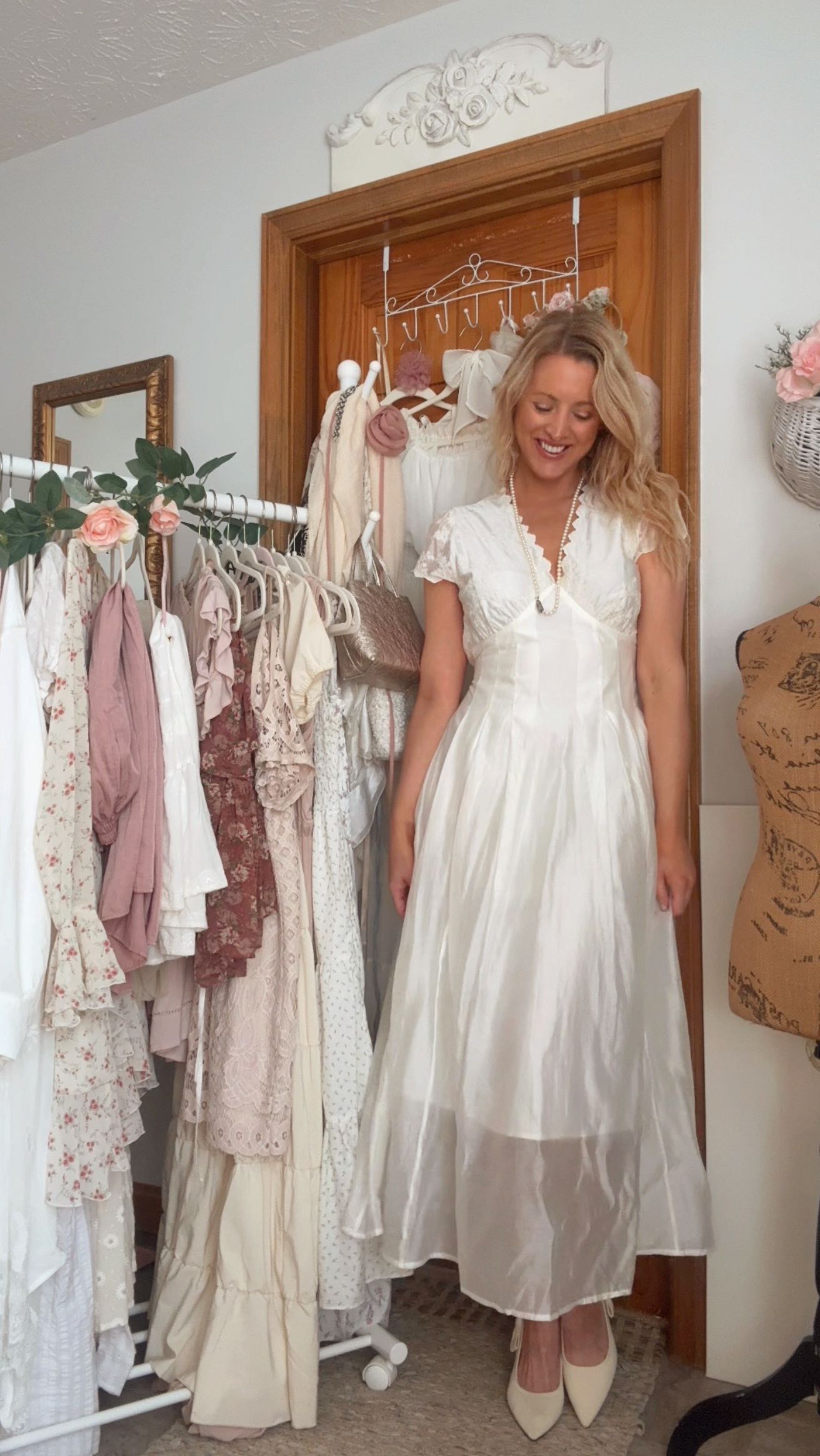 Instagram post by @bgbychristina for Simple Retro. Caption reads: [...] wardrobe needs 🤍 
Both pieces from....