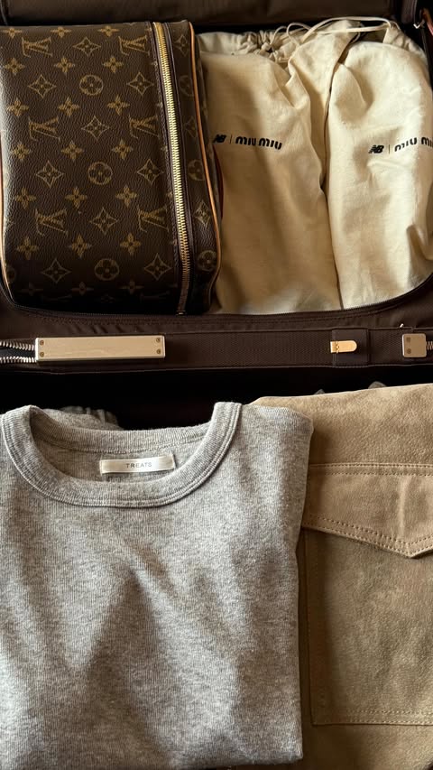 Instagram post by @hollyelizabethblog for Topshop. Caption reads: Chocolate brown ☕️.