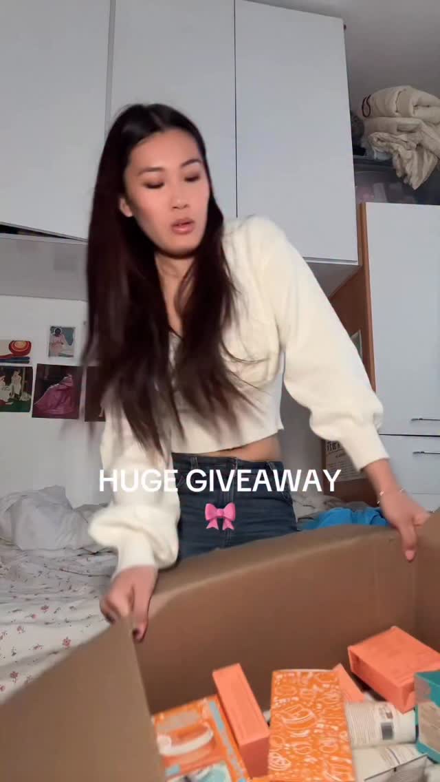 Instagram post by @aliceyyg for Cora. Caption reads: [...] @fableandmane, @bareminerals, @our.cora,....