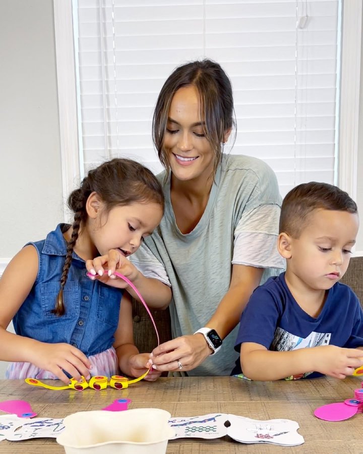 Instagram post by @darin_nicole for Clixo. Caption reads: Who else is constantly looking for new ways to....