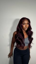 Instagram post by @slayedbymatthew for Arabellahair. Caption reads: I know a middle part hate to see me coming 😂😍....