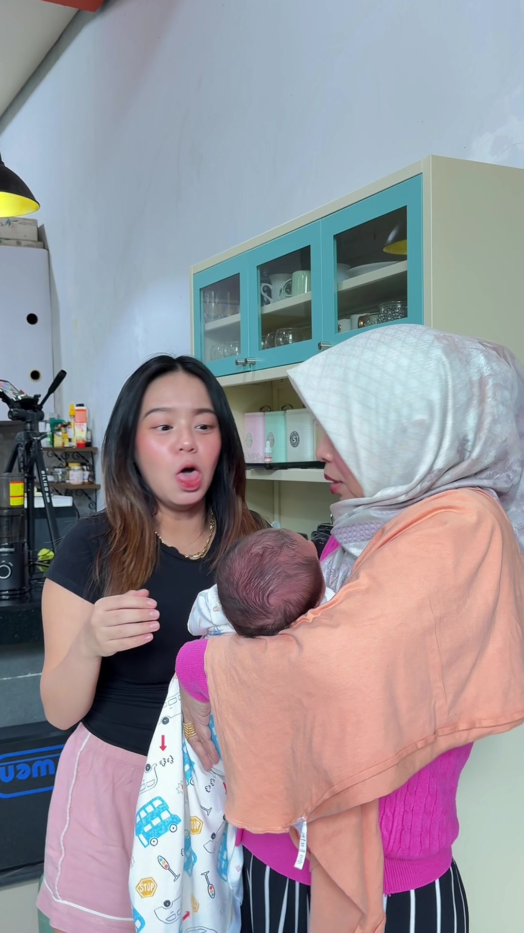 TikTok post by @mayadodi95 for Hobebar Indonesia. Caption reads: Baby Arsya sampe trauma karna kebauan oma makan....
