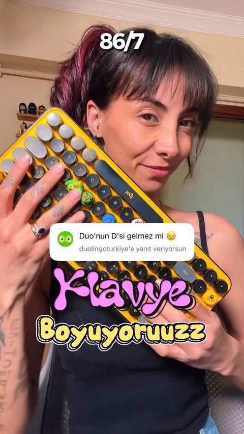 Instagram post by @beyzapsd for Duolingo. Caption reads: 86/7 Duolingo’nun D’sii 🔥 #reklam.
