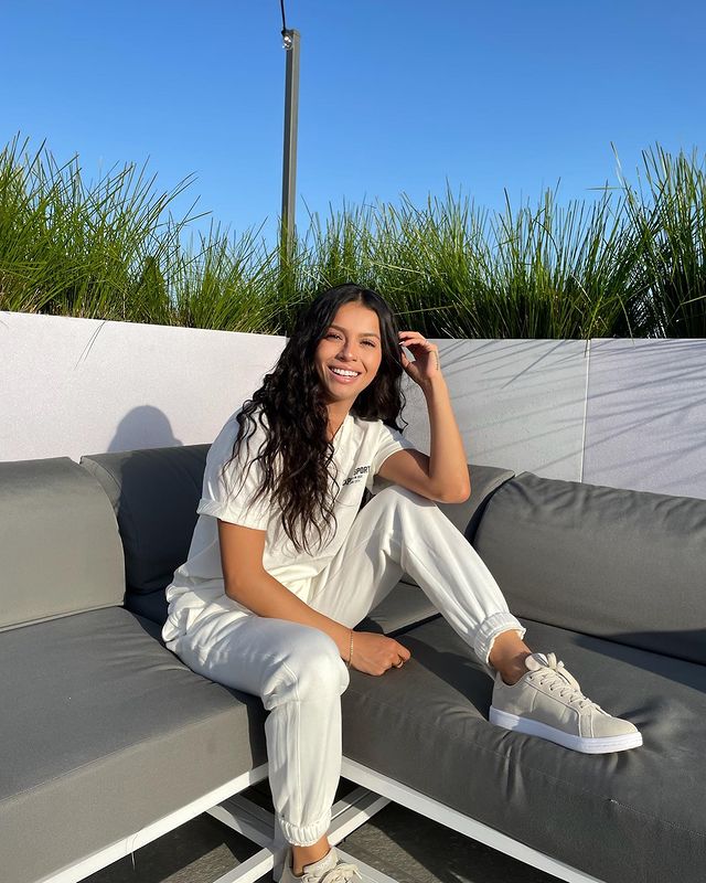 Instagram post by @activenesss for Capelli Sport. Caption reads: [...] Established Neutrals Collection by....