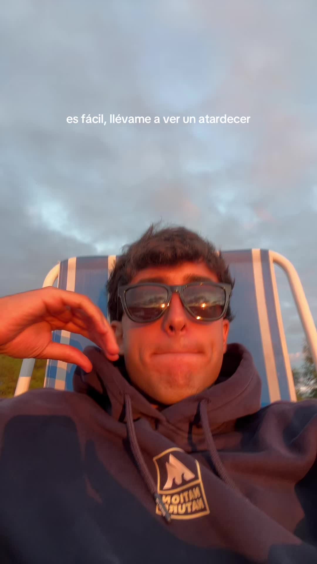 TikTok post by @david.cuevaas for HAWKERS CO.. Caption reads: 20% HAWKERS: HC-DAVIDCUEVAAS 😎 @HAWKERS  #parati....