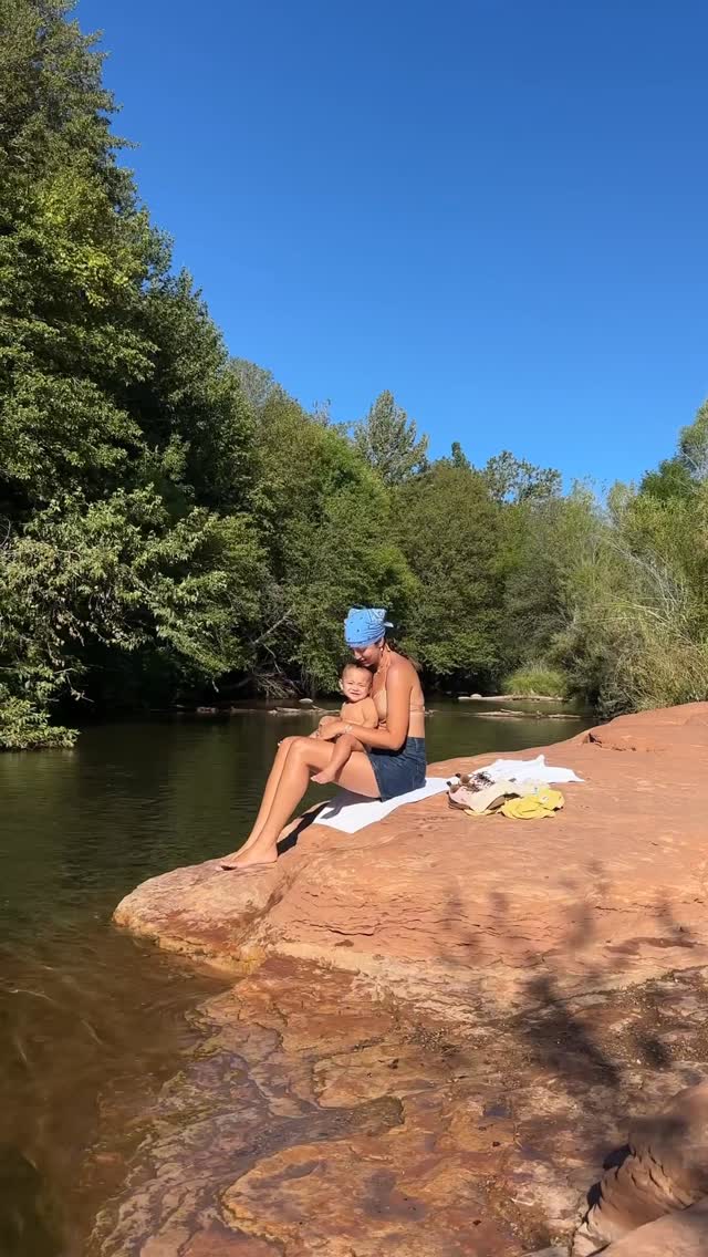 Instagram post by @malloryonthemoon for Blue Lizard Sunscreen. Caption reads: [...] to wear sunscreen! ✨🏔️ I love....