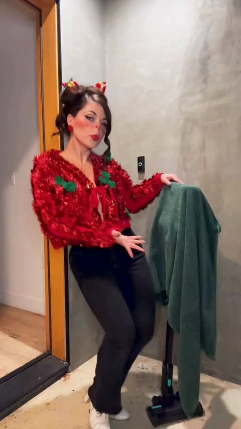 Instagram post by @kausha_campbell for Wyze. Caption reads: Everyone showing off what Santa brought them…....