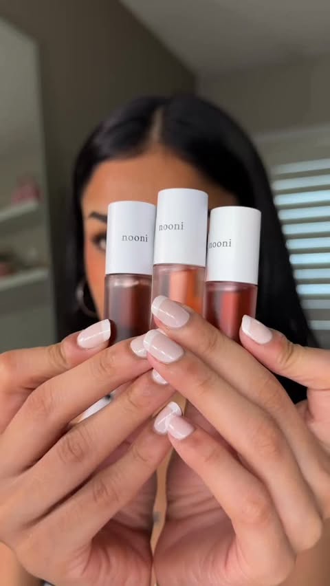 Instagram post by @divpandey for nooni. Caption reads: [...] #lipcare #glossylips #koreanmakeup #lip....