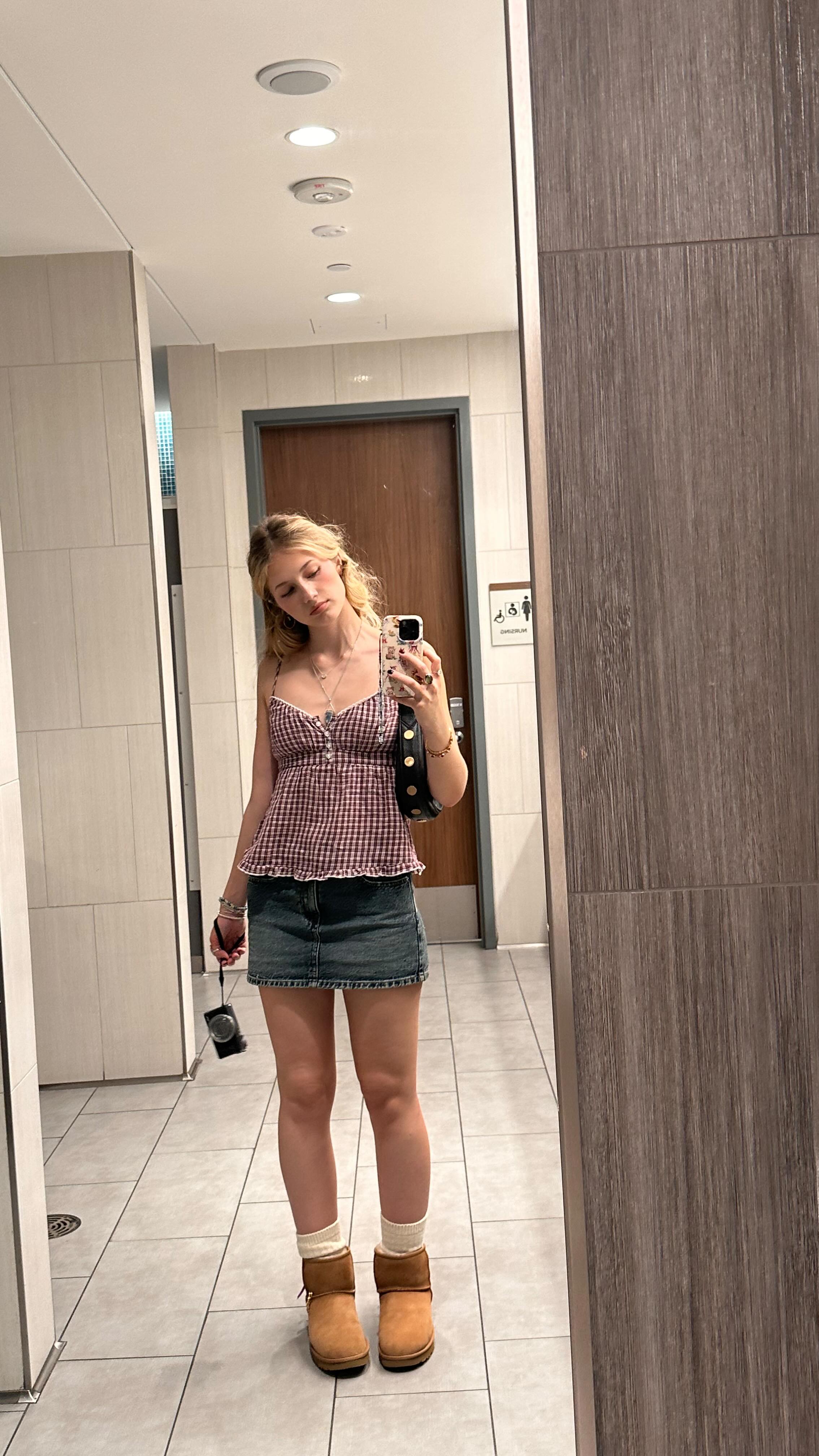 Instagram post by @indistar for Journeys. Caption reads: First time in Nashville! I had an amazing time☺️....