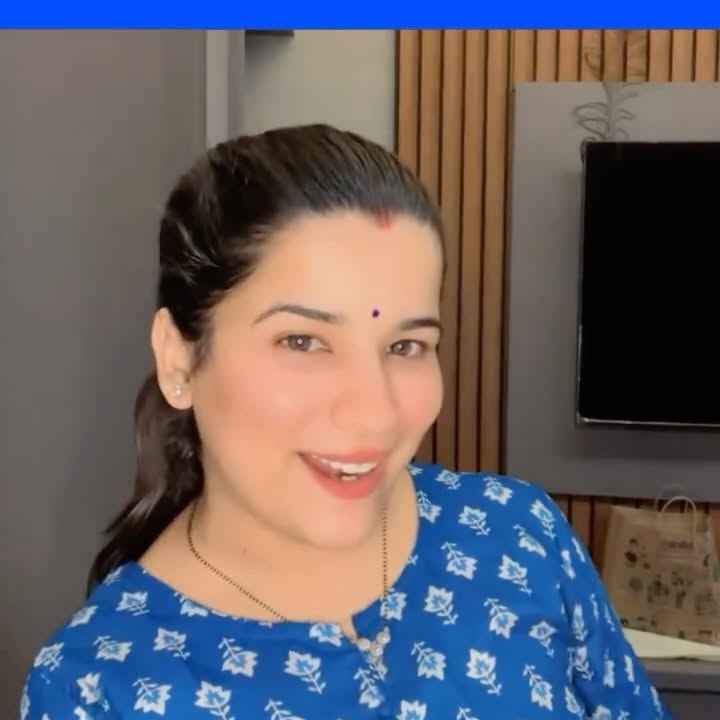 Instagram post by @shwetagram4 for Swiggy. Caption reads: Download now....