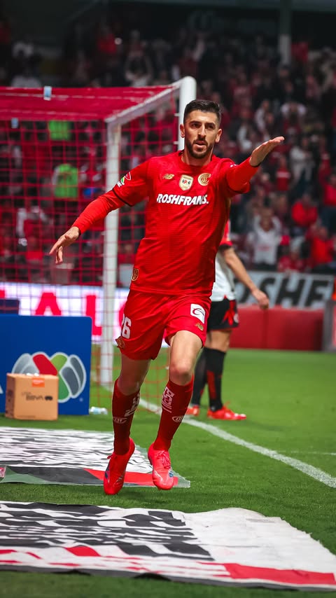 Instagram post by @tolucafc for Roshfrans México. Caption reads: Servicio exquisito de Marcel para el gol del....