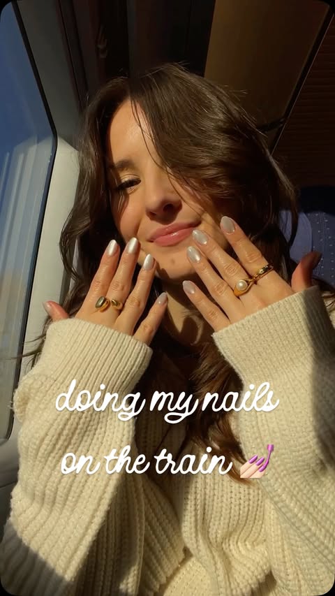 Instagram post by @basecoatstories for Doonails. Caption reads: [...] way to do nails on the go 💅🏻 feat....