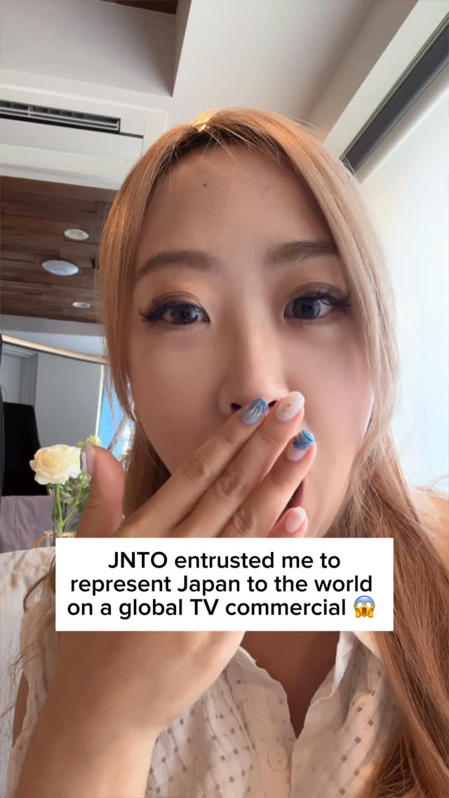 Instagram post by @ariel.land for CNN. Caption reads: [...] the Facebook ad link ) Big thank you to CNN....