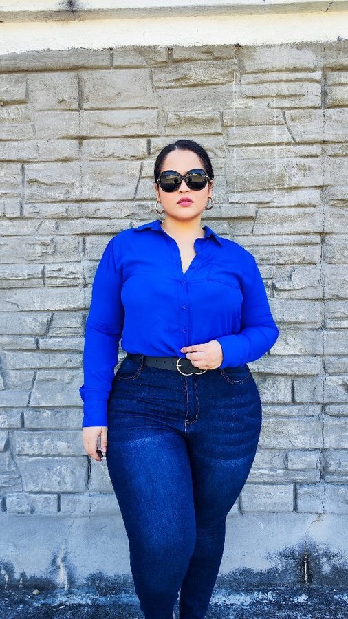 Instagram post by @kellyjohanapd for rue21. Caption reads: @rue21 Always positive #YOUinrue #rue21 #sponsored....