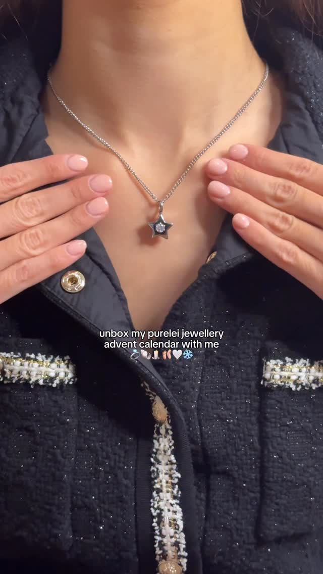 Instagram post by @soph.chouette for PURELEI. Caption reads: unbox my advent calendar from @purelei with me....