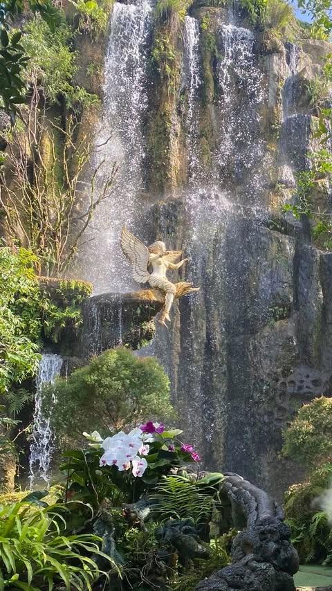 Instagram post by @bigfatjenna for cineworld. Caption reads: AD oh you KNOW i loved this one 🤣 i’m such a big....