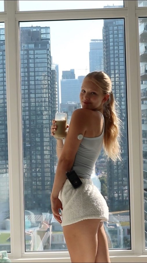 Instagram post by @jenna_warren for FreeStyle Libre. Caption reads: Life can get crazy, but thankfully I have the....