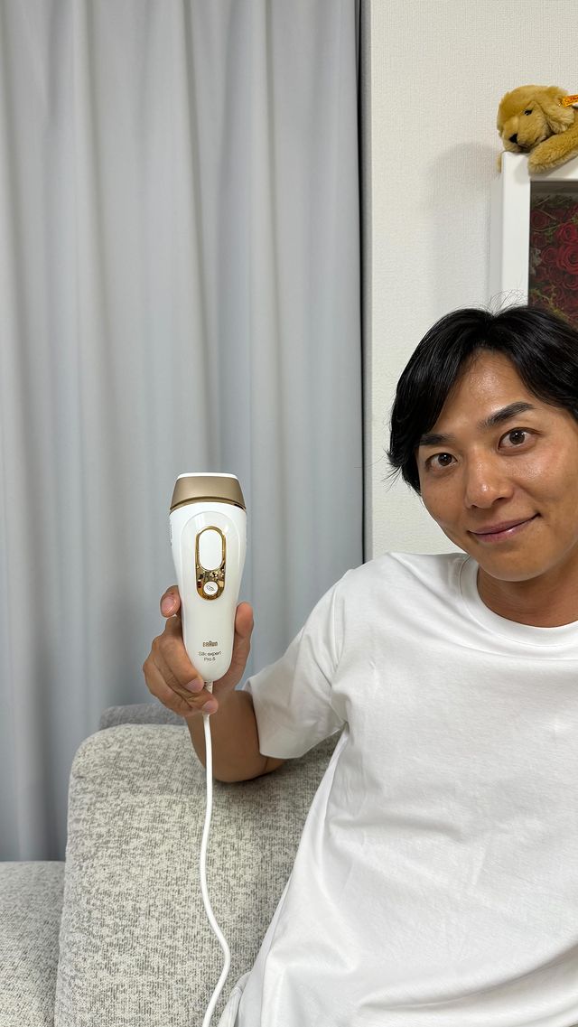 Instagram post by @tomonaga_shinya for Braun. Caption reads: 自宅のセルフケアについて皆んなでお話ししましょう✨

夏前にはムダ毛無しの清潔感を手に入れたいですね....