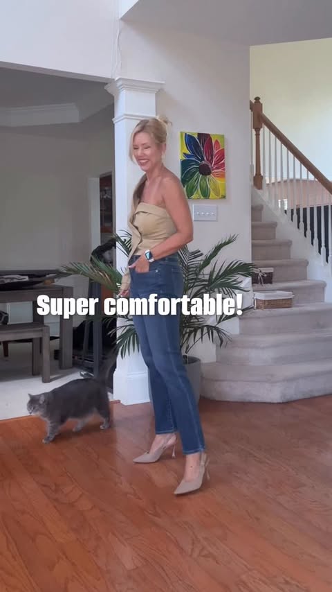 Instagram post by @sissi_the_german for Cosyisland. Caption reads: #giftedbyCosyIsland 🤩 I am telling you: these....