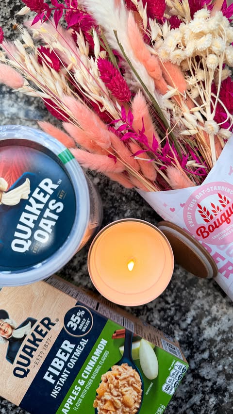 Instagram post by @livinglavidawithlove for Quaker Oats. Caption reads: [...] Prioritize your gut health with @Quaker....