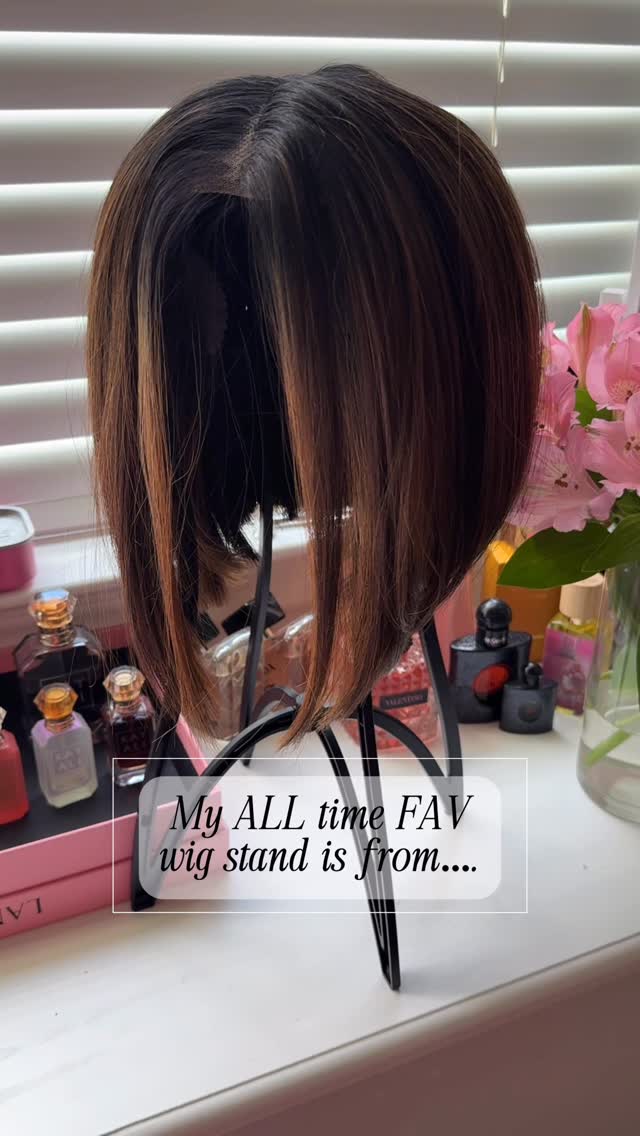 Instagram post by @honey.bon.bon for Ivy Beauty. Caption reads: 🎁 Gifts She’ll Actually Use by @redbykiss....