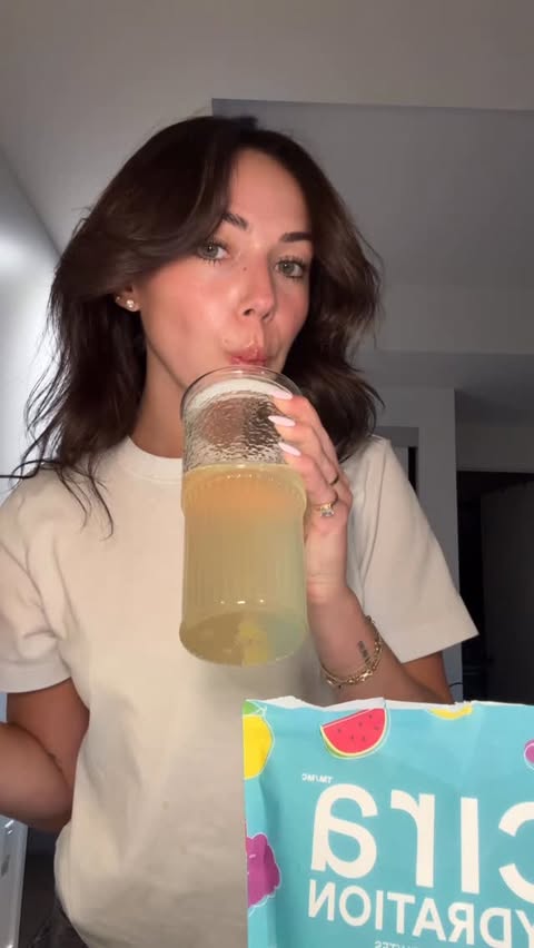 Instagram post by @allanablumberg for Cira Nutrition. Caption reads: let me put you on @ciranutrition electrolytes with....