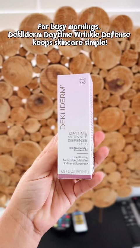Instagram post by an influencer for Dekliderm. Caption reads: [...] my skincare just as simple. @dekliderm....