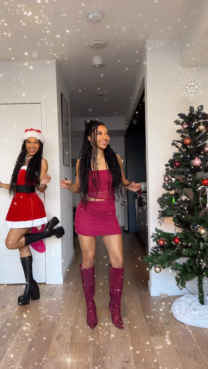 Instagram post by @amiahkailee for ShoeDazzle. Caption reads: Can’t resist the Christmas....