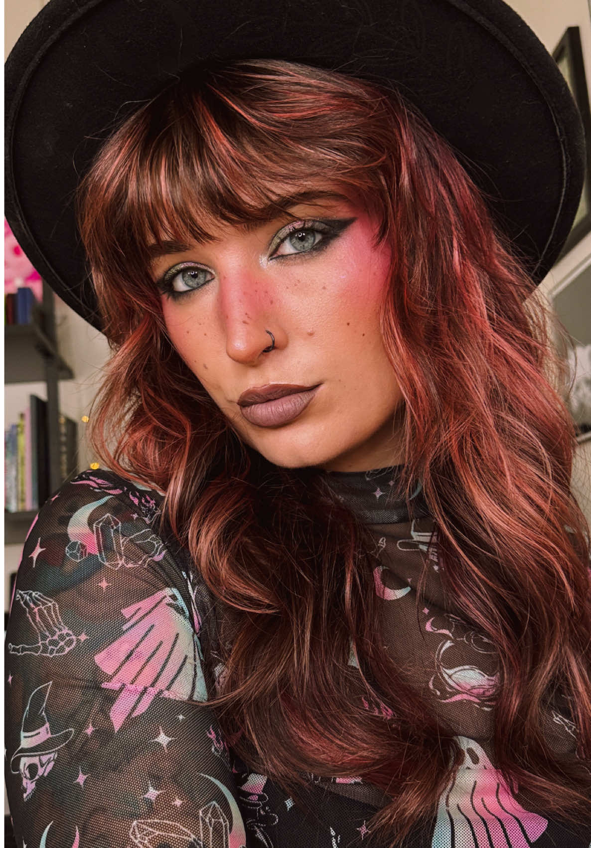 TikTok post by @battybean_ for Sigma Beauty. Caption reads: 🪦🖤👻⛓️ ✖️FACE✖️ @milkmakeup hydrogrip primer*....